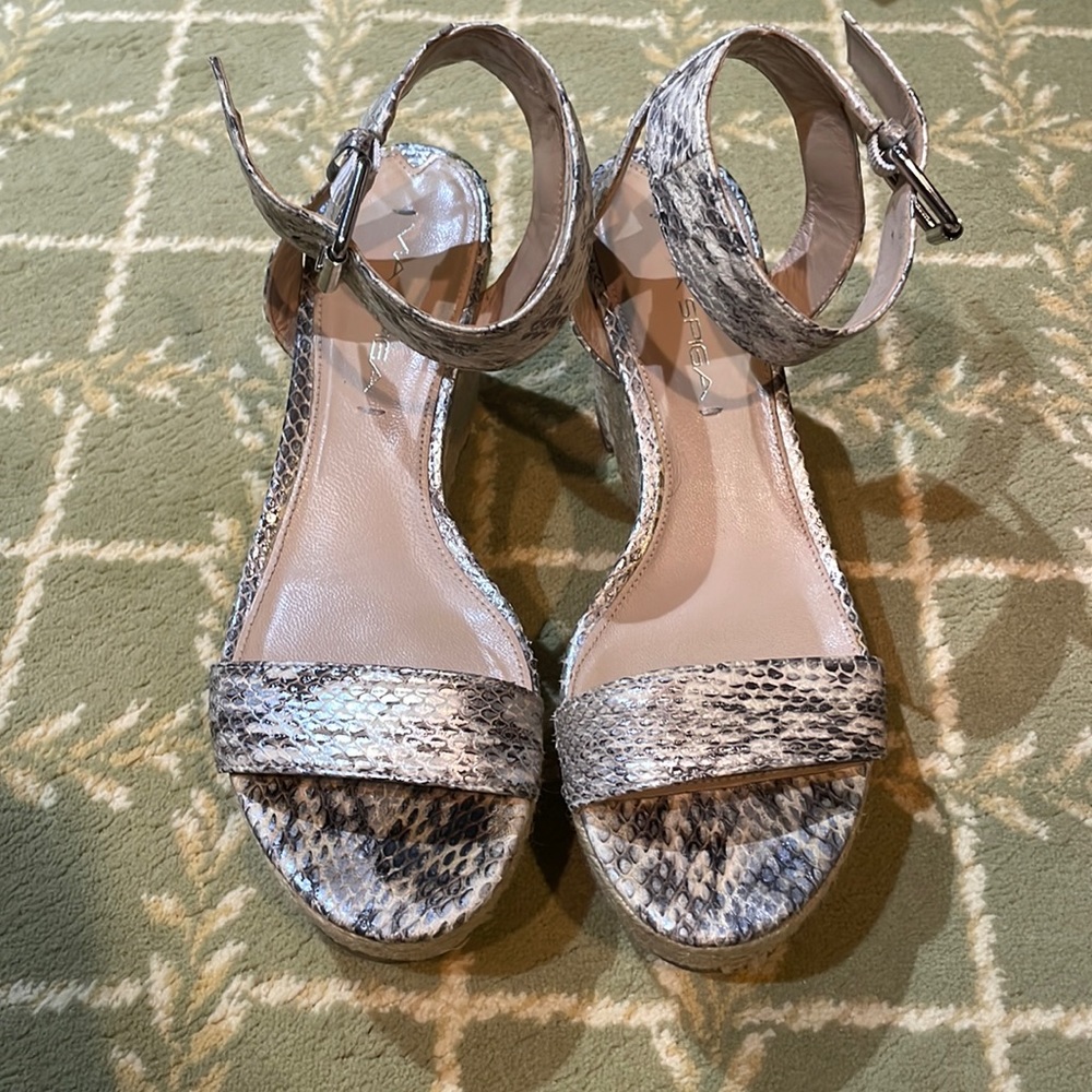 Via spiga metallic snakeskin sandal size 7